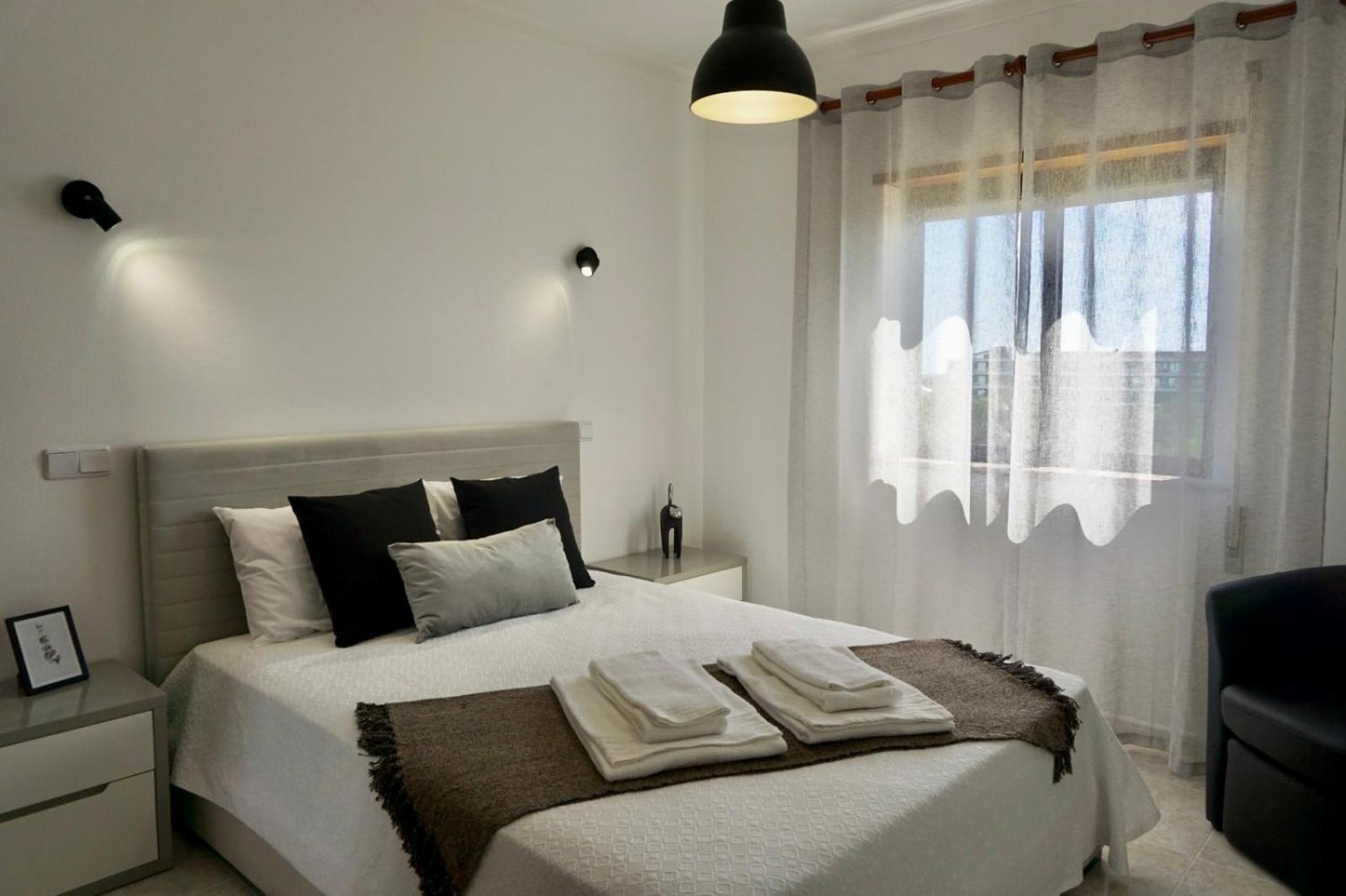 Cozy Alvor Retreat - Sunset Balcony, Wi-Fi & Ac Apartman Kültér fotó