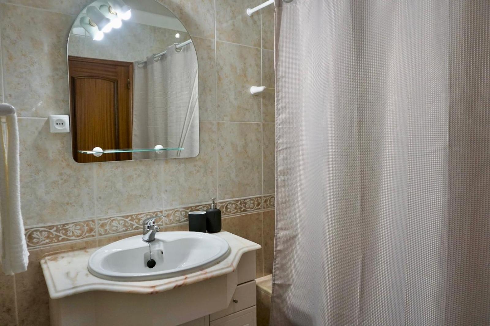Cozy Alvor Retreat - Sunset Balcony, Wi-Fi & Ac Apartman Kültér fotó